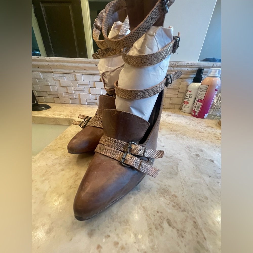 Freebird Jorel Heels size 9